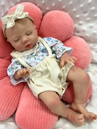 Силиконовая кукла Реборн девочка Снежана, 33 см-1