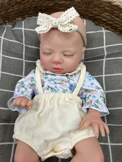 Силиконовая кукла Реборн девочка Снежана, 33 см-4